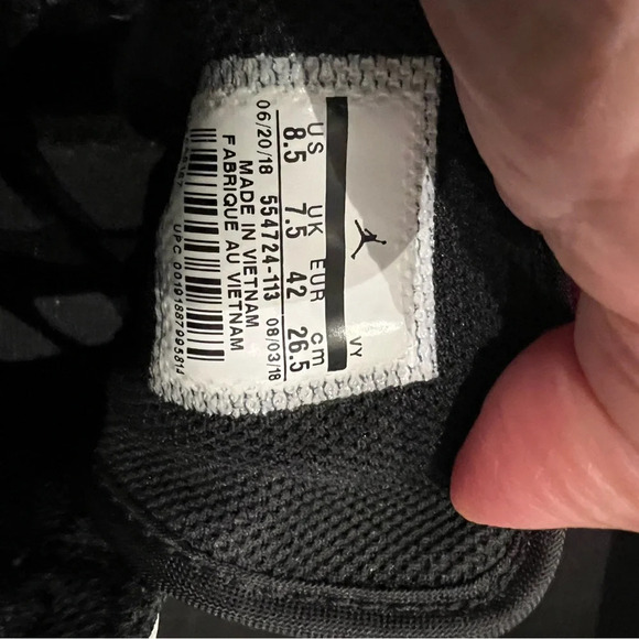 AIR JORDAN 1 retro mid ‘Tuxedo’ - Picture 8 of 15